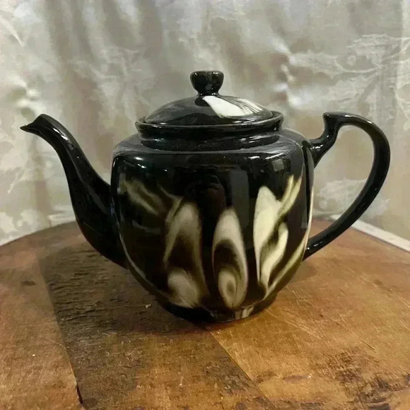 Vintage Ceramic Tea Pot w/ Chinese  Markings - Picture 1 of 6